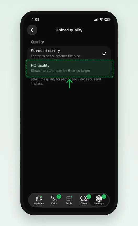 Screenshot of the Upload quality page in WhatsApp on an iPhone: Standard quality checked, and HD quality, Slower to send, can be 6 times larger, marked.