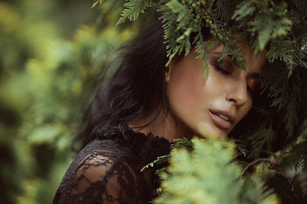 Black and white image online, before: a woman with her eyes closed, her face framed by fern leaves, Original, 217.2 KB